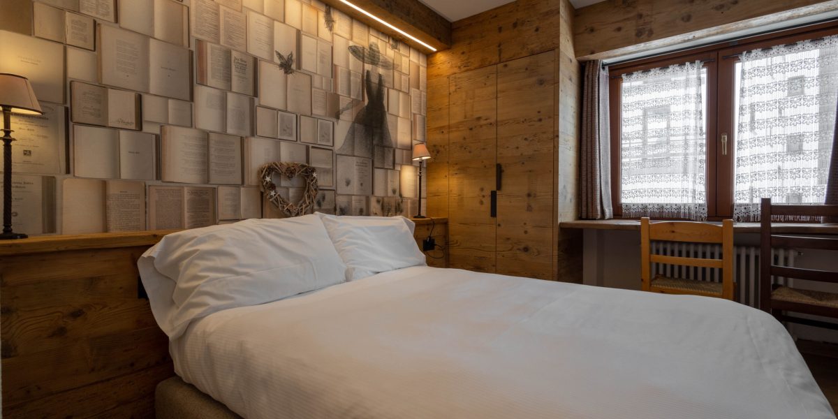 hotel cervinia on the ski slopes